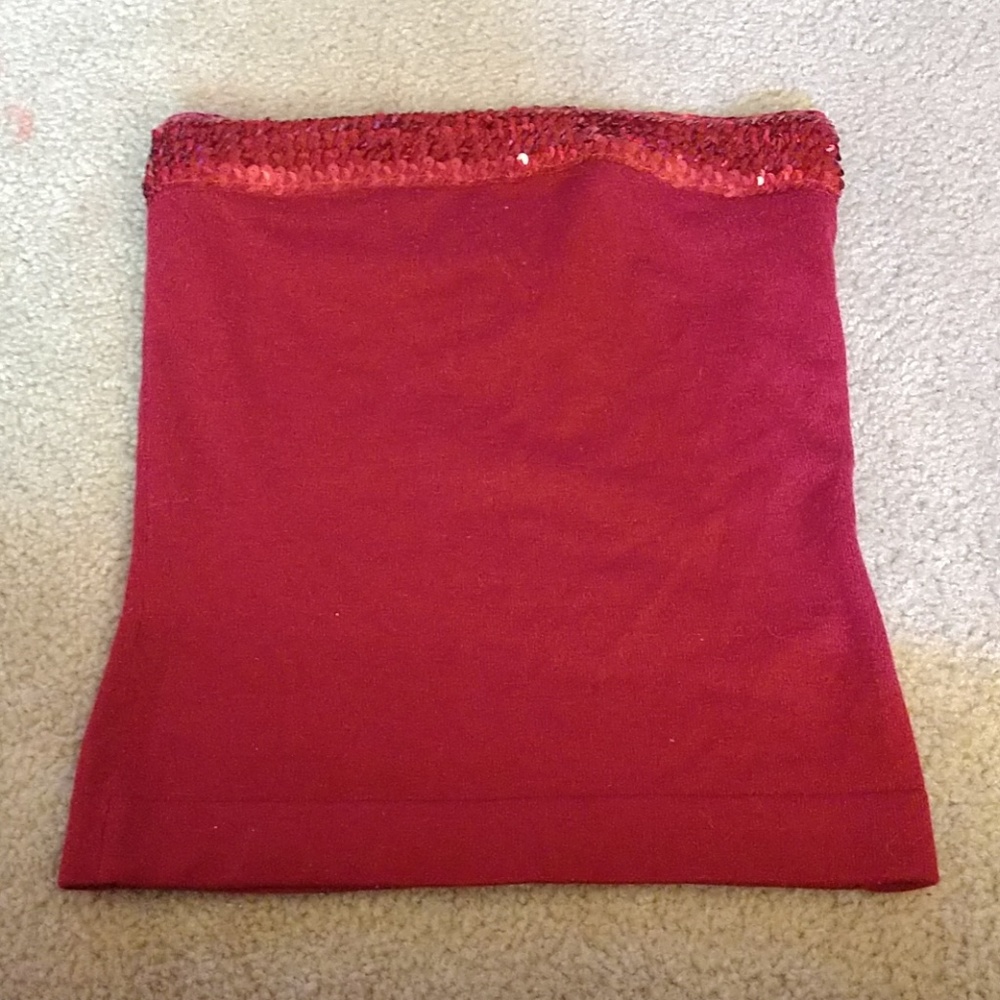 Party top, with sequence